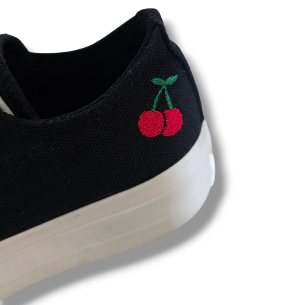 New 🌹CONVERSE Women's Chuck Taylor All-Star Lift Platform Cherries Sneakers - Picture 14 of 16